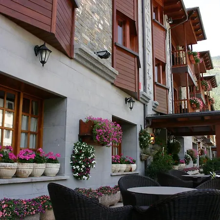 Bujaruelo 2* טורלה