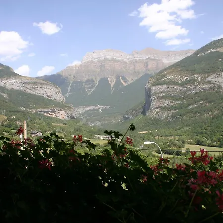 מלון Bujaruelo 2*